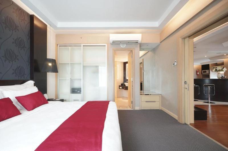 Grandkemang Hotel Jakarta Room photo